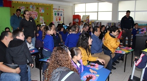 Papá y mamá volvieron a la escuela… con sus hijos