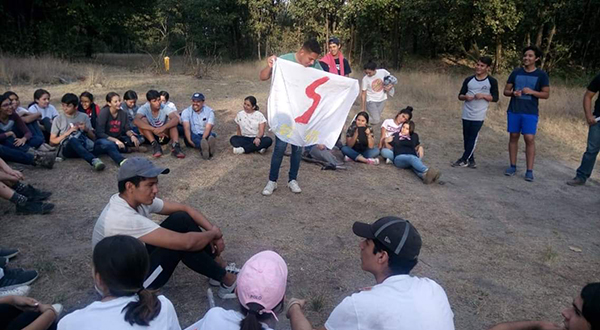 Campamentos para ser “santos con tenis”