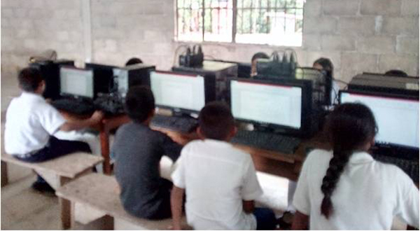 Las computadoras llegan hasta la sierra de Oaxaca