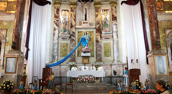 Fiesta en honor a la Virgen en el Santuario de María Auxiliadora de Colima