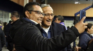 El P. Pascual Chávez se encuentra con padres de familia de Saltillo