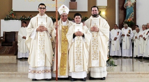 Tres nuevos sacerdotes para servir a los jóvenes