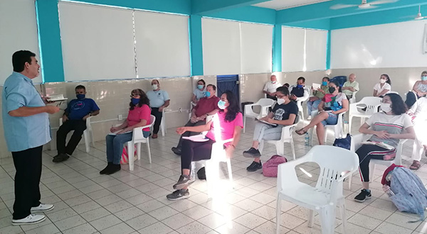 Retiro espiritual con salesianos y laicos en la obra de Colima