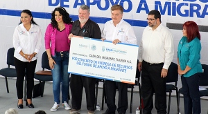 El gobierno de Baja California entrega los recursos del Fondo Migrantes