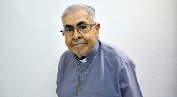 El Padre Pablo Alvarado ha ido a la casa el Padre