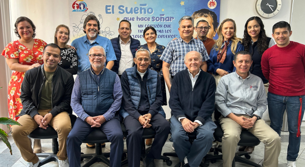 P. Pascual Chávez anima a los miembros del EIM